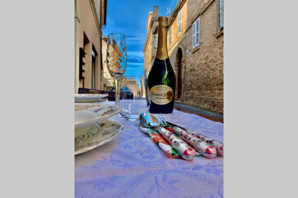 La Grotta - Casa Con Grotta Sotterranea Lejlighed Monterubbiano Eksteriør billede